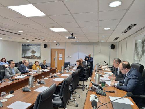 Επικαιροποιούνται τα εισοδηματικά κριτήρια για επιδότηση ενοικίου, είπε στη Βουλή ο ΥΠΕΣ