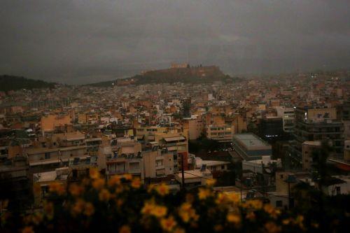 Ενας νεκρός από την κακοκαιρία στην Ελλάδα