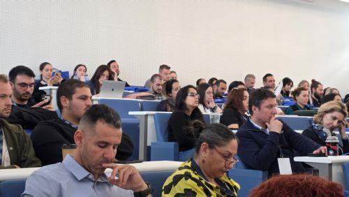 Η πρωτογενής ερευνητική δραστηριότητα στα πανεπιστήμια της ΚΔ στο επίκεντρο συνεδρίου στην Πάφο