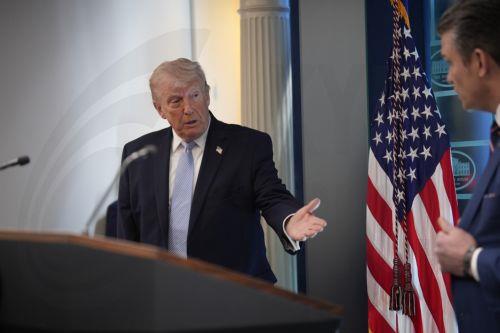 «Πλήρης και ολοκληρωτική νίκη», λέει ο Τραμπ μετά τη κατάπαυση πυρός με το Ιράν