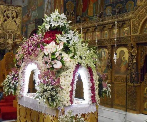 Με κατάνυξη και μαζική συμμετοχή πιστών η τελετή Μεγάλης Παρασκευής στην Πάφο