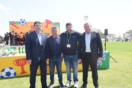 Μετάλλια σε ομάδες που διακρίθηκαν στο 24ο Ayia Napa Youth Soccer Festival απένειμε ο Χρ. Ζαννέττου