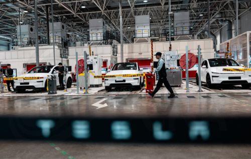 Δασμούς ύψους 25% στα εισαγόμενα ευρωπαϊκά οχήματα ανακοίνωσε ο Τραμπ