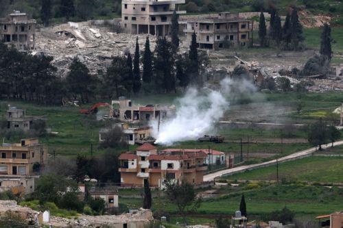Πυρά στη Βηρυτό με την ισχύ της συμφωνίας, ελπίδα Τραμπ η Χεζμπολάχ να «συμπεριφερθεί καλά»