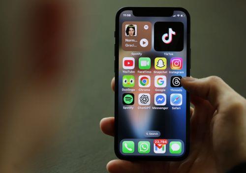 Facebook και Instagram δεν προστατεύουν επαρκώς παιδιά κάτω των 13 ετών, αναφέρει η Κομισιόν