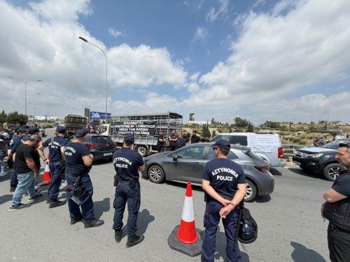 Αποκαταστάθηκε η κυκλοφορία στον κυκλικό κόμβο Ριζοελιάς