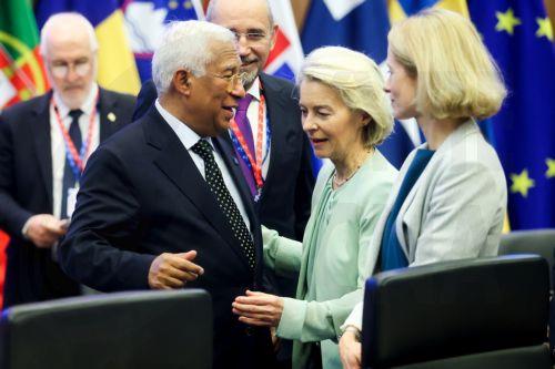 Επανέφερε το θέμα της ρήτρας αμοιβαίας συνδρομής η φον ντερ Λάιεν ενώπιον γερμανικής Βουλής