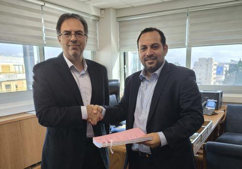 Υπογραφή συμβολαίου για κεντρικό σταθμό λεωφορείων Λάρνακας