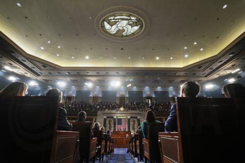 Λήγει η διορία του Τραμπ να ζητήσει την έγκριση του Κογκρέσου για τον πόλεμο στο Ιράν