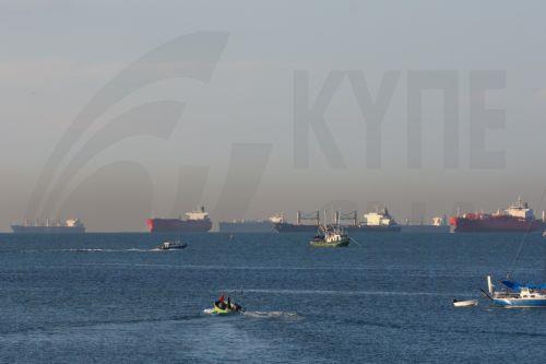 Στα 913 τα πλοία στον Κόλπο δύο μήνες μετά το κλείσιμο των Στενών του Ορμούζ