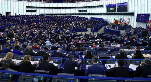 Απειλούνται τα θεμελιώδη δικαιώματα στην ΕΕ, προειδοποιεί το Ευρωκοινοβούλιο