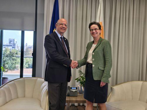 Συνάντηση ΥΠΟΙΚ με Πρόεδρο Ευρωπαϊκής Αρχής Κινητών Αξιών και Αγορών