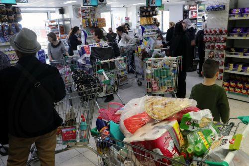 Τελευταία στιγμή τα πασχαλινά ψώνια στις υπεραγορές λέει στο ΚΥΠΕ ο Χατζηαδάμου