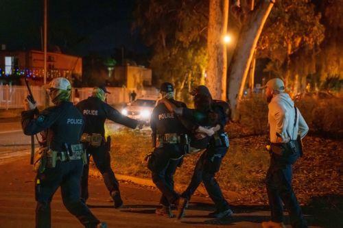 Βίαιες συγκρούσεις έξω από νοσοκομείο στην Αυστραλία για ύποπτο δολοφονίας παιδιού