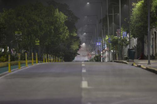 Χιλιάδες συλλήψεις λόγω απαγόρευσης κυκλοφορίας στον Ισημερινό
