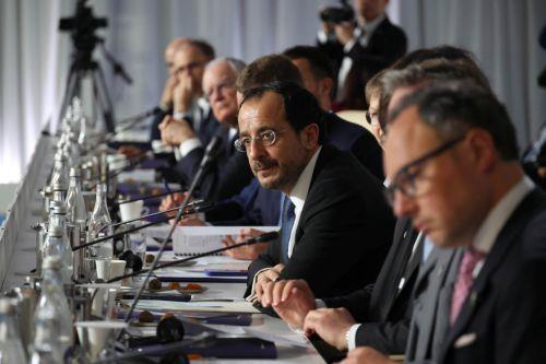 Με συνάντηση «κρατών πυρήνα» για Μολδαβία ολοκλήρωσε τις επαφές στην Αρμενία ο ΠτΔ