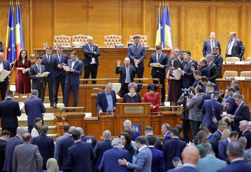 Συνομιλίες στην Ρουμανία μετά την κατάρρευση της κυβέρνησης