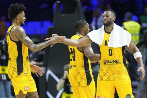 Η ΑΕΚ πήρε την πρόκριση για τον τελικό του Basketball Champions League
