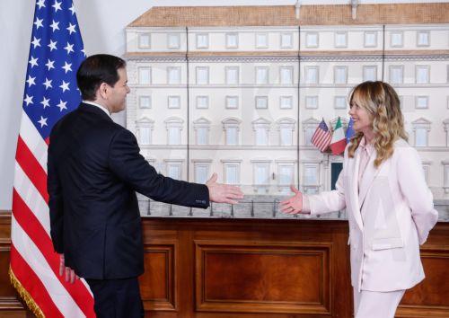 Για διμερείς σχέσεις και Μέση Ανατολή συζήτησε ο Ρούμπιο με τη Μελόνι