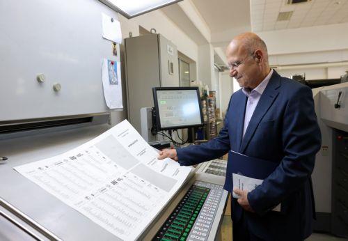 Με τα ψηφοδέλτια της επαρχίας Λευκωσίας ξεκίνησε η εκτύπωση