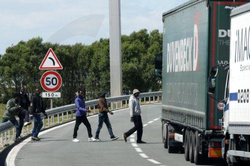 Λεωφορείο συγκρούστηκε με τρένο στην είσοδο της σήραγγας της Μάγχης, τουλάχιστον 19 τραυματίες