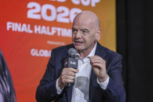 Ο Πρόεδρος της FIFA ταξιδεύει στην Κολομβία για την ορκωμοσία του Προέδρου
