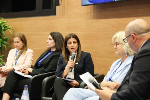 Kızları hedef alan siber şiddete karşı konferansta “pandemi” uyarısı