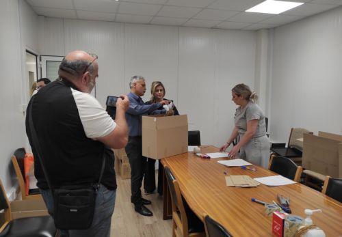 Παραδόθηκαν την Πέμπτη στους προεδρεύοντες οι δεκατρείς κάλπες εξωτερικού