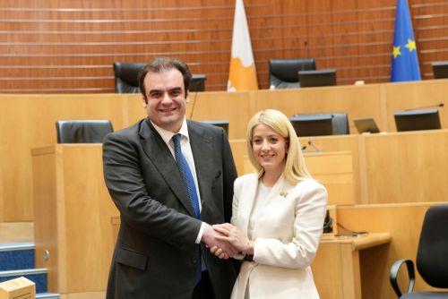 Ελλάδα και Κύπρος δύναμη σταθερότητας και ανάπτυξης είπε ο Πιερρακάκης, που συνάντησε την Α. Δημητρίου