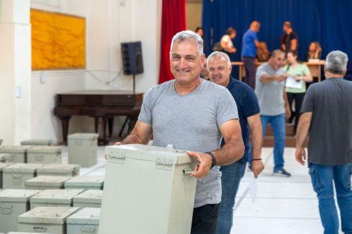 Συνεχίζεται από το πρωί η παράδοση καλπών για εκλογική περιφέρεια Λεμεσού
