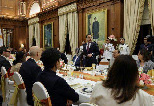Οι δύο χώρες συνδέονται αδιάκοπα εδώ και αιώνες, είπε ο ΠτΔ σε δείπνο που παρέθεσε η Πρόεδρος Ινδίας
