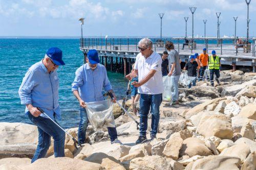 Από Λεμεσό ξεκίνησε η εκστρατεία #EUBeachCleanup, με τη συμμετοχή Επιτρόπου Καδή [ΒΙΝΤΕΟ]