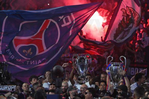 Οι παίκτες της Παρί Σεν Ζερμέν γιόρτασαν τον θρίαμβό τους