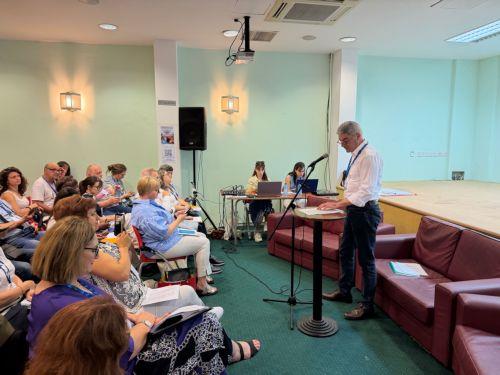 Meeting calls for EU to act as Europeans at risk of poverty