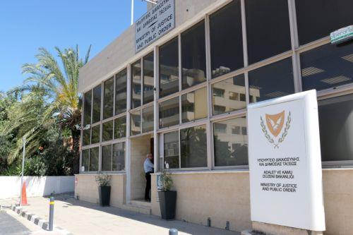 Ενίσχυση αστυνόμευσης περιοχών με αυξημένο μεταναστευτικό πληθυσμό σε συνάντηση υπό τον Υπ. Δικαιοσύνης