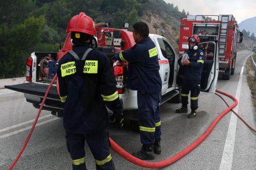 Ενισχύονται οι πυροσβεστικές δυνάμεις για την πυρκαγιά στην Κάρυστο Ευβοίας