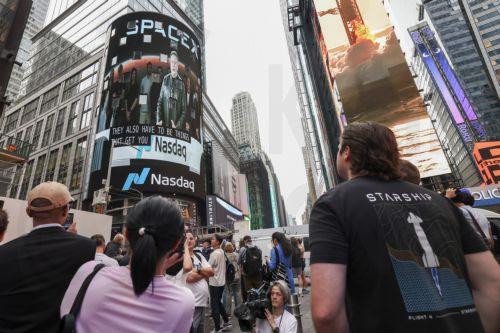 Η επιτυχημένη είσοδος SpaceX στη Wall Street to μοντέλο για επόμενες μεγάλες IPOs