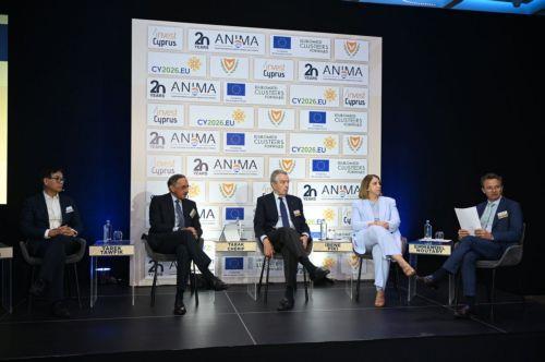 Cyprus promotes role as a bridge for investment-technology, speakers at conference say