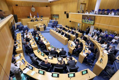 Με την παρουσία τεσσάρων Υπουργών αρχίζουν οι συνεδρίες των κοινοβουλευτικών επιτροπών