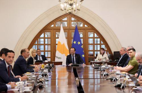 Σε εξέλιξη η συνεδρία του Εθνικού Συμβουλίου με τη νέα του σύνθεση