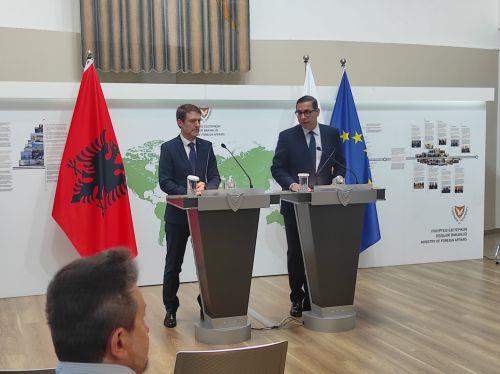 Kombos, Hoxha discuss bilateral ties and Albanias EU accession
