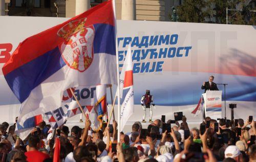 Ο Βούτσιτς ανήγγειλε την παραίτησή του σε συγκέντρωση του Προοδευτικού Κόμματος Σερβίας