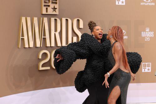 BET Awards: Εκρηκτικές εμφανίσεις και μηνύματα στη μεγάλη γιορτή αφροαμερικανικής κουλτούρας