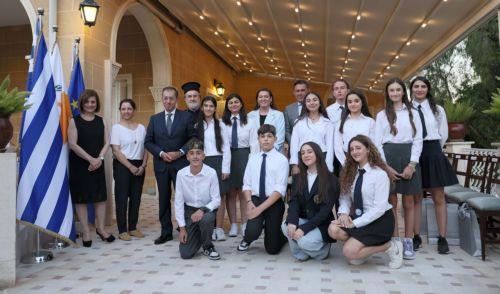 Βραβεύτηκαν οι διακριθέντες μαθητές του Μαθητικού Δοκιμίου της Πρεσβείας της Ελλάδος