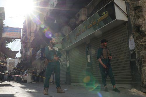 Δύο νεκροί και 13 τραυματίες από έκρηξη βόμβας σε λεωφορείο στη Συρία
