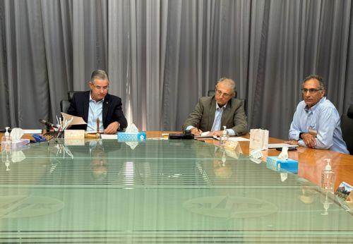 Υπογραφή Συμφωνίας ΑΗΚ με ΥΠΑΜ για εγκατάσταση φωτιστικών LED