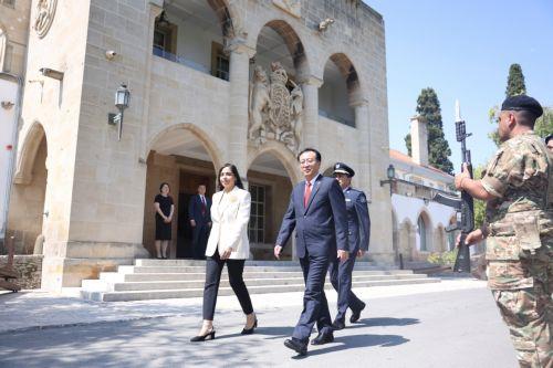 Νομική και δικαστική συνεργασία Κύπρου–Κίνας συζήτησαν Φυτιρής–Yang