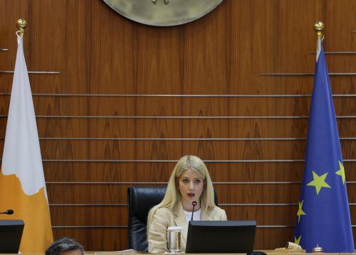Αλληλεγγύη προς την Ελλάδα για τις πυρκαγιές εκφράζει η Πρόεδρος της Βουλής