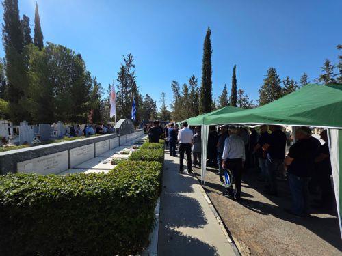 Τρισάγιο στη μνήμη καταδρομέων και εθνοφρουρών που έπεσαν ενώ «ευρίσκονταν σε διατεταγμένη υπηρεσία» κατά το πραξικόπημα