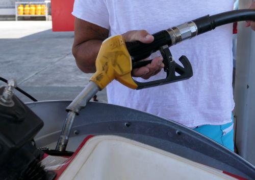 Αναμένονται περαιτέρω αυξήσεις στις τιμές καυσίμων, είπε στο ΚΥΠΕ ο Δ/ντής Υπ. Καταναλωτών